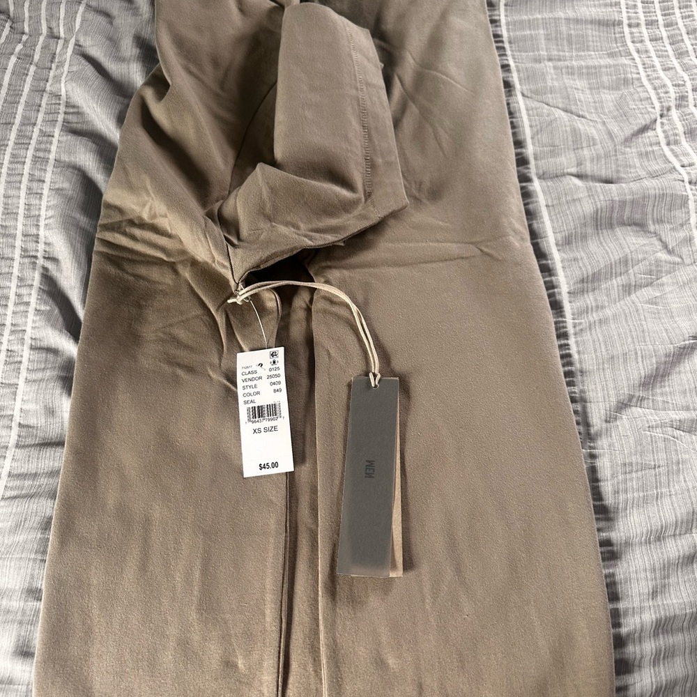 Essentials fear of God tshirt